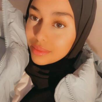 Babysitter Etterbeek: Amina
