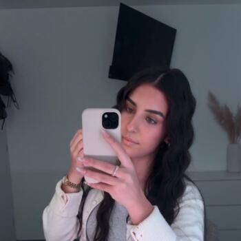 Babysitter in Paslières: Cassy