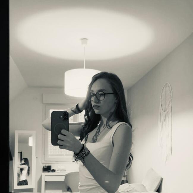 Babysitter in Ay: Tess