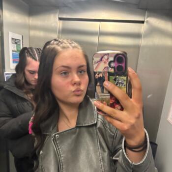 Babysitter in Redditch: Jess