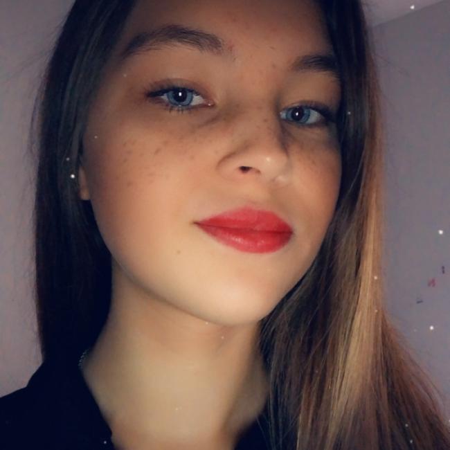 Baby-sitter in Wattignies: Camille