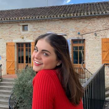 Babysitter in Douelle: Chloé