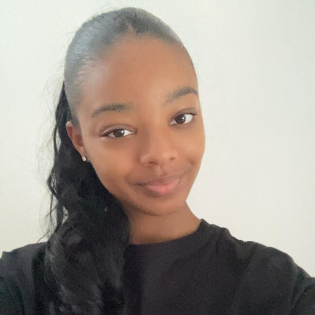 位于圣莫代福塞的临时保姆: Lya