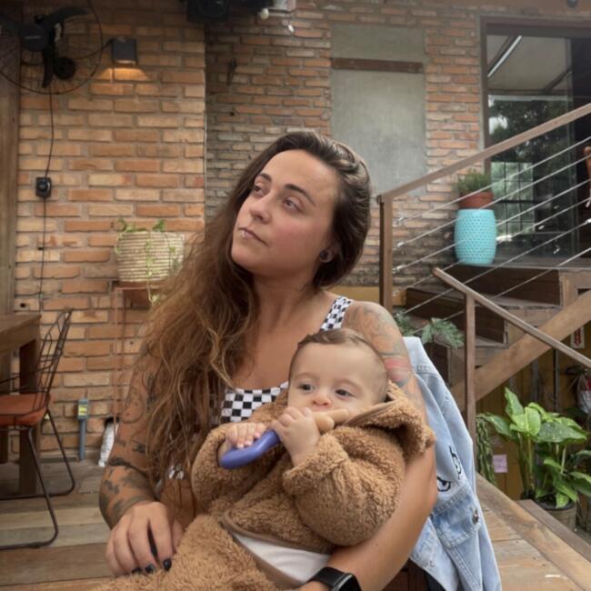 Babá em Florianópolis: Iris
