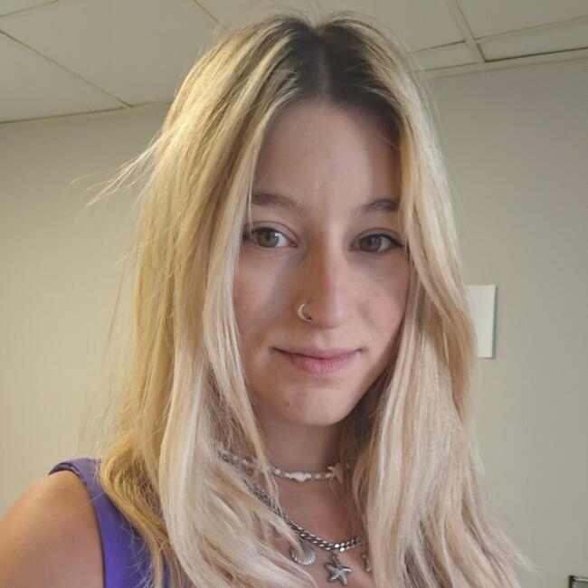 Babysitter in Athens: Eleni