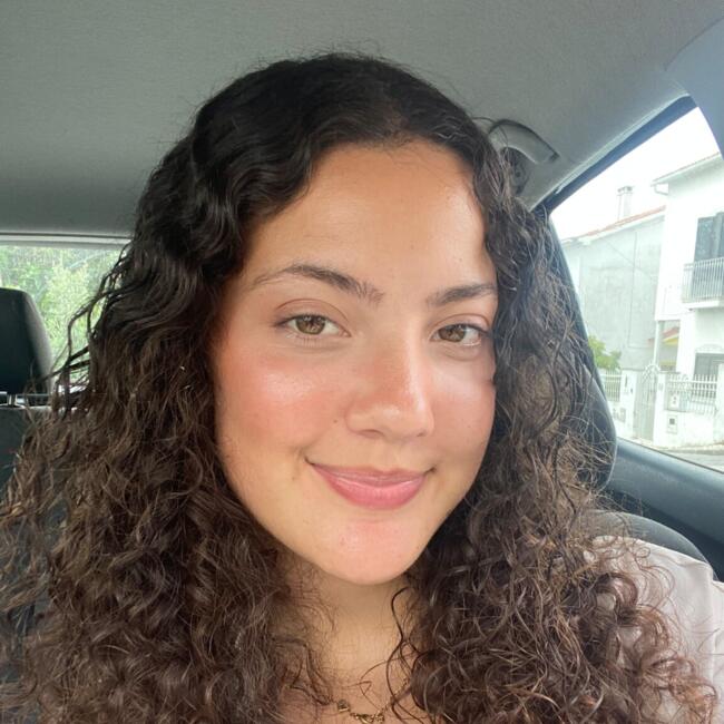 Babysitter in Setúbal: Diana