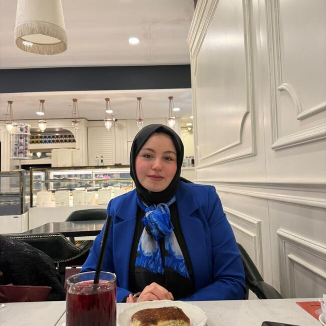 Babysitter in Melbourne: Elif Sueda