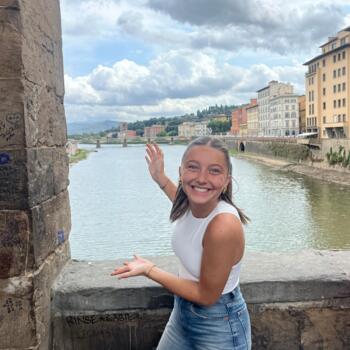 Babysitter in Rennes: Garance