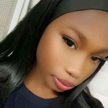 位于Clichy的临时保姆: Hawa