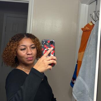 Babysitting job in Clairton: babysitting job R E N E E'