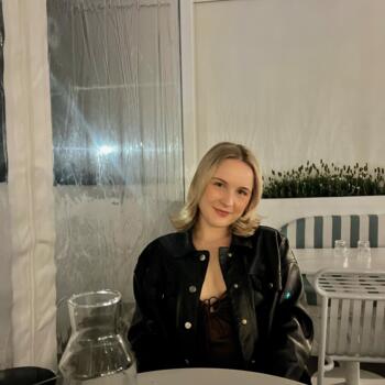 Babysitter in Melbourne: Mia