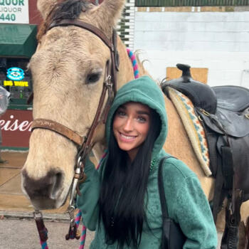 Babysitter in Naperville: Estella