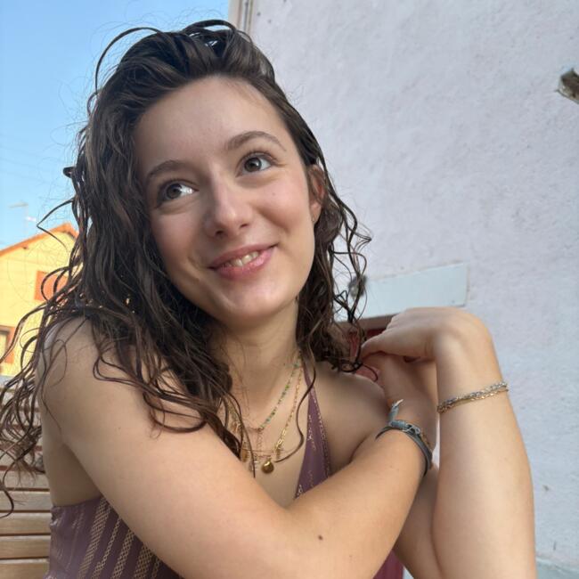 Babysitter in Montluçon: Eléonore