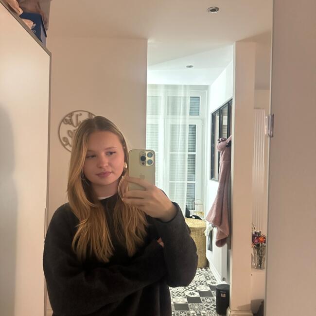 Babysitter in Cambrai: Louise