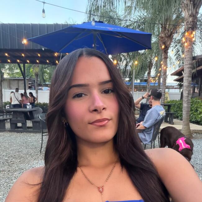 Babysitter in Toa Baja: Lara Camila