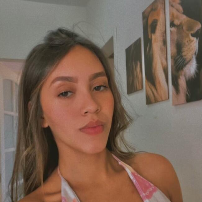 Babysitter in Petrópolis: Jasmine