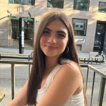 Babysitter in Wildon: Elena