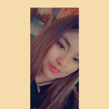 Babysitter in Yura: Flor