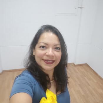 Babysitter Lima: Ursula