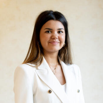 Babysitter in Saint-Julien-en-Genevois: Ines