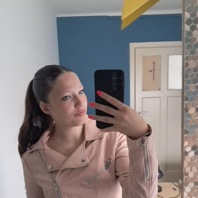 Babysitter in Namur: Maélysse