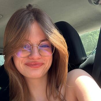 Baby-sitter in Saint-Brieuc: Lana