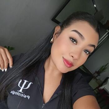 Babysitter in Caracas: Ariadna