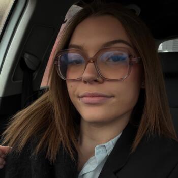 Babysitter Villemareuil: Clara