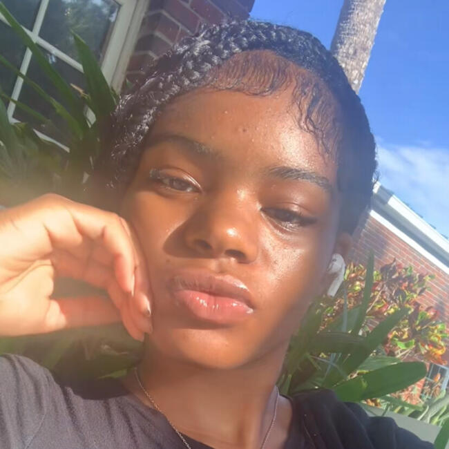 Babysitter in St. Cloud: Brownly