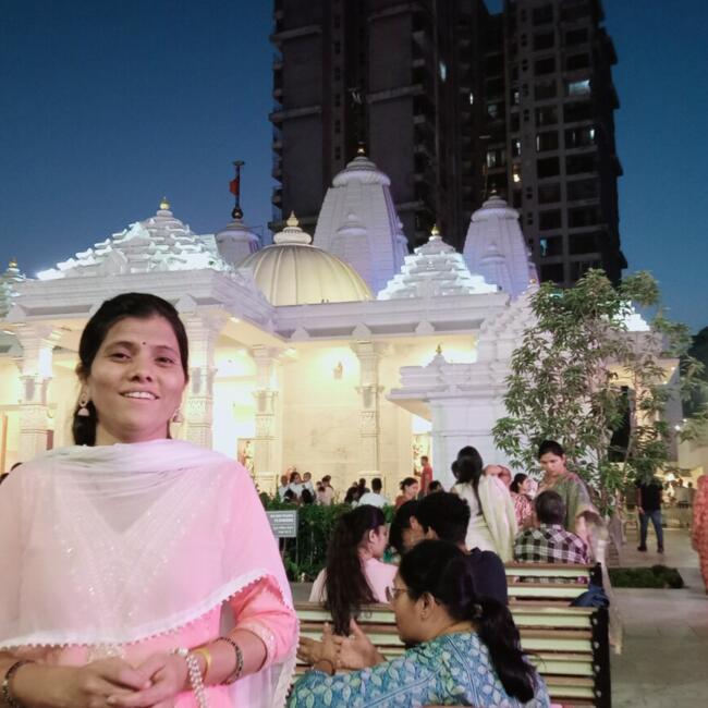 Virār में बेबीसिटर: Sima