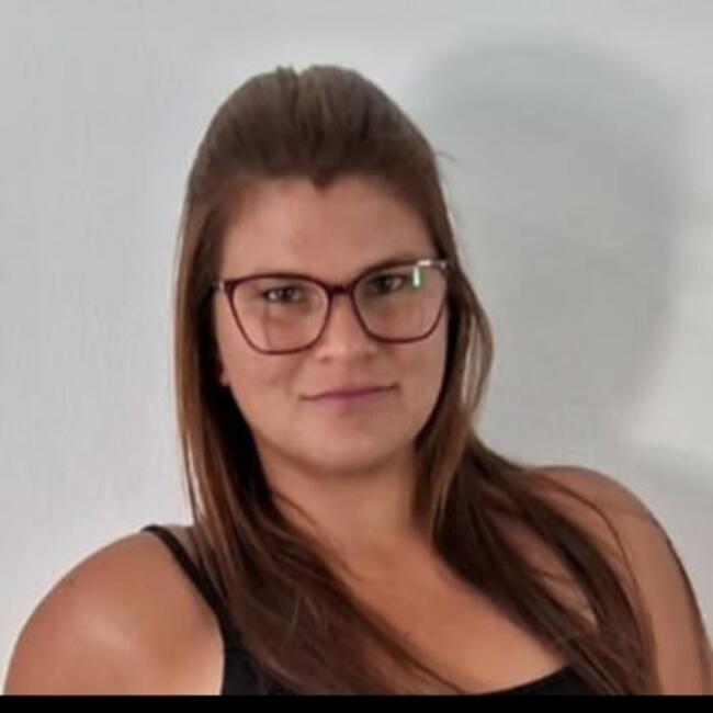 Baby-sitter in Santiago Vázquez: Yoselin