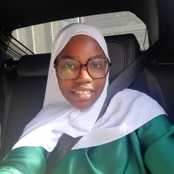 Babysitter in Marseille: Hadiya