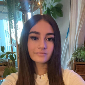 Babysitter Balaruc-le-Vieux: Inès