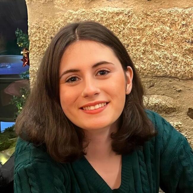 Babysitter em Palmeira: Rita
