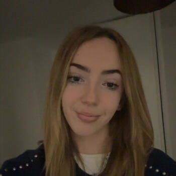 Babysitter in Bordeaux: Lola