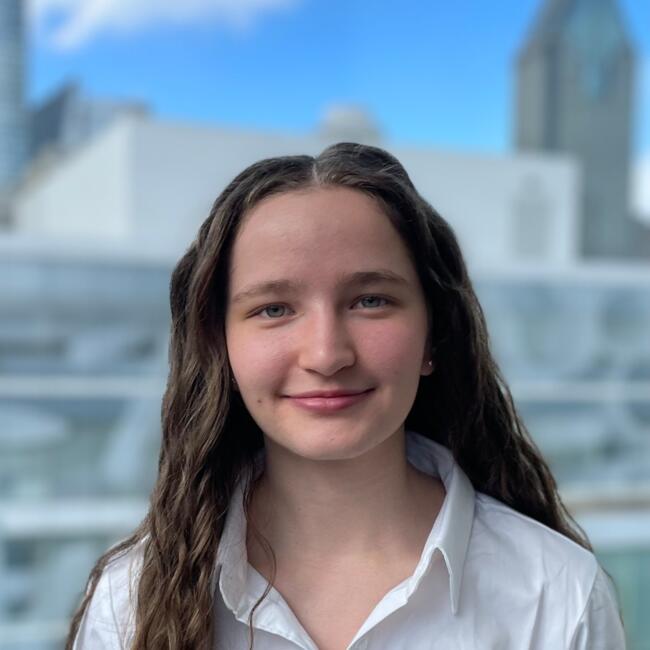 Babysitter in Montreal: Laura