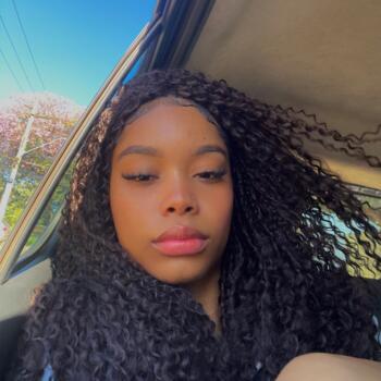 Babysitter in Uberlândia: Evellyn Ebony