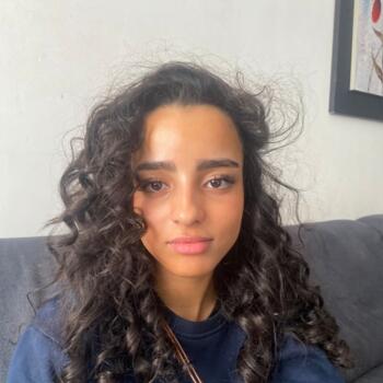 Babysitter in Tourcoing: Leila