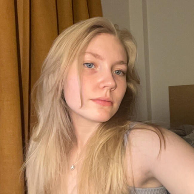 Babysitter in Edinburgh: Hayley