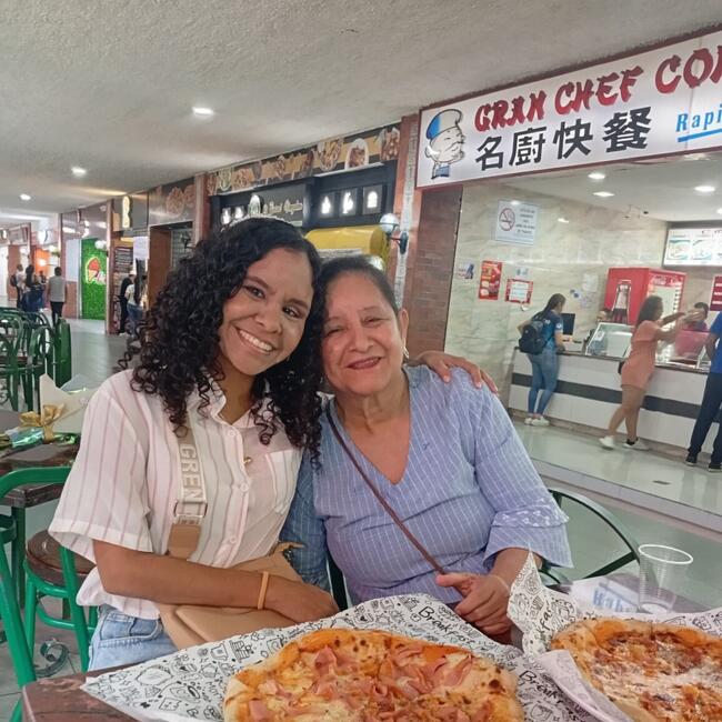 Babysitting job in Medellín: Daurismar