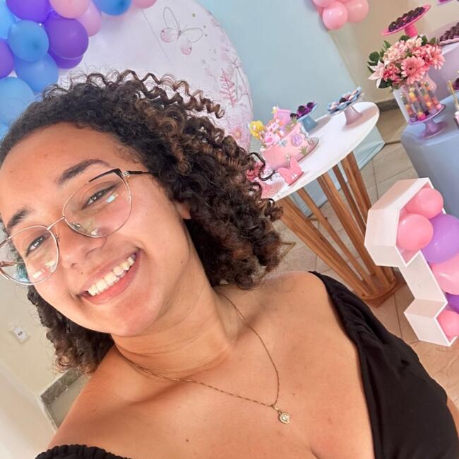 Babysitter in São Gonçalo (São Gonçalo): Larissa