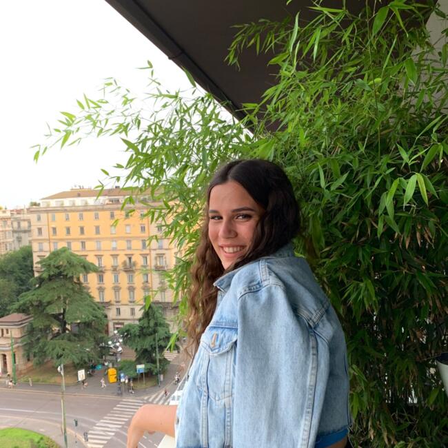 Babysitter a Milano: Cora