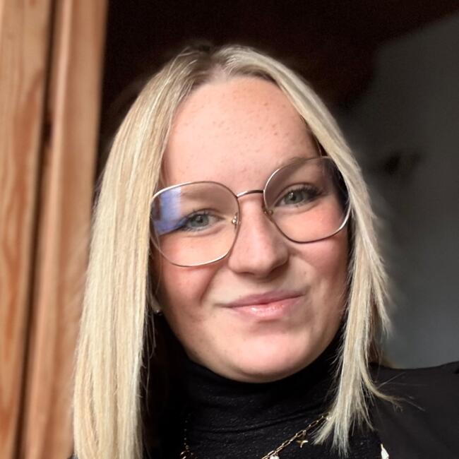 Babysitter in Walcourt: Jade