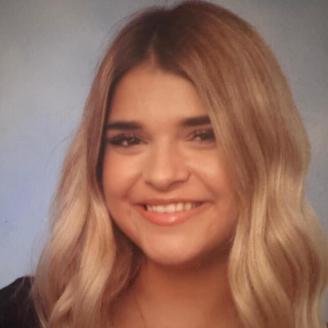 Babysitter in Oostvoorne: Nina