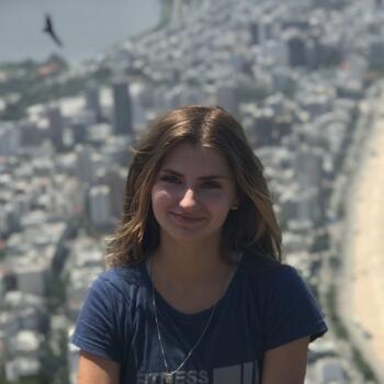 Baby-sitter in Montreuil: Julia