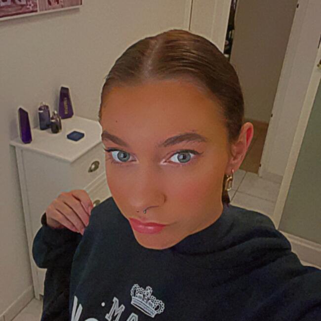 Babysitter in Le Mans: Thalia