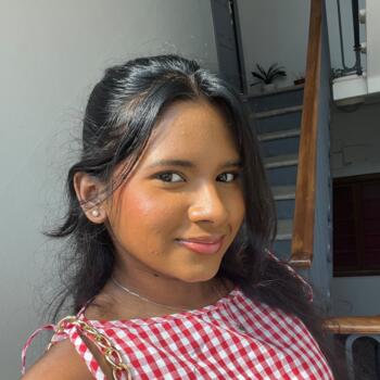 Babysitter a Como: Lihini