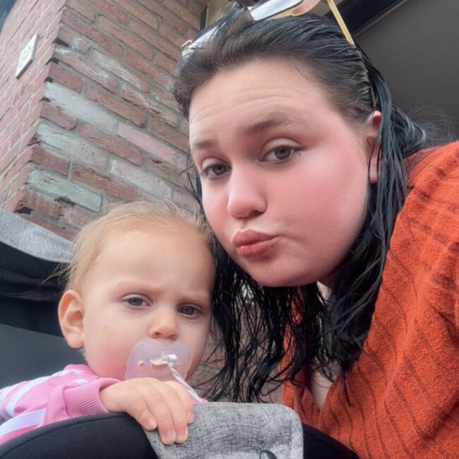 Job de garde d'enfants à Gand: Dellina