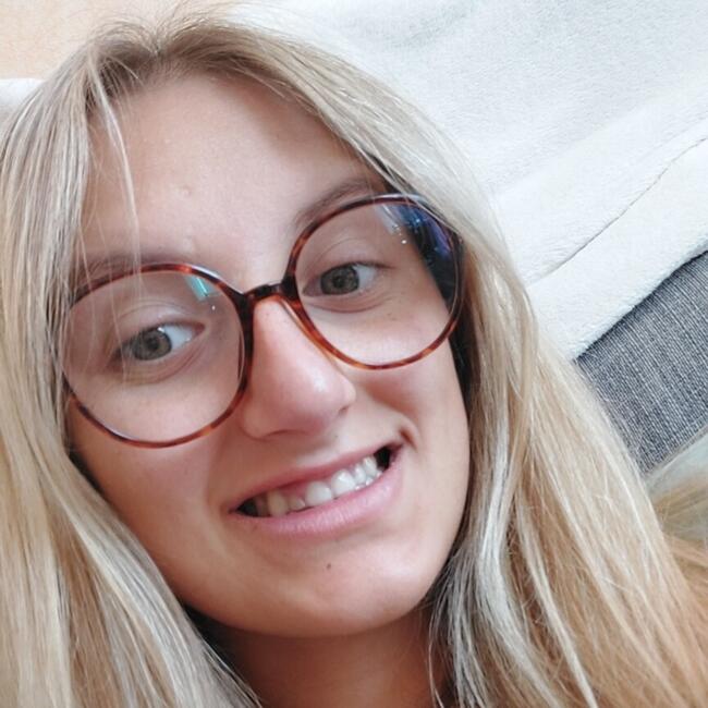 Babysitter in Boulogne-sur-Mer: Coralie