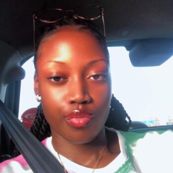 Babysitter Nairobi: Lynn